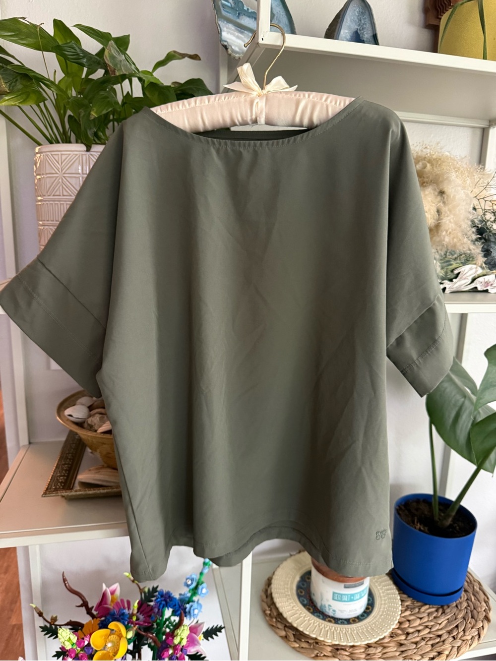 Albion Olive Boss Crop Tee